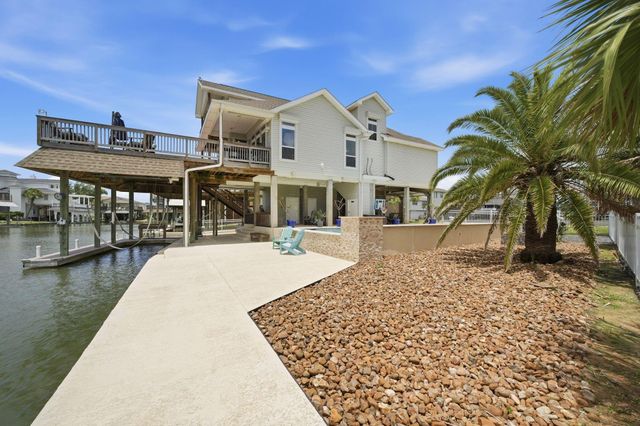 1315 Wahini Street, Galveston, TX 77554