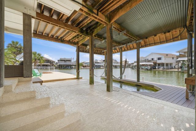 1315 Wahini Street, Galveston, TX 77554