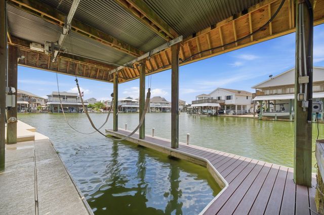 1315 Wahini Street, Galveston, TX 77554