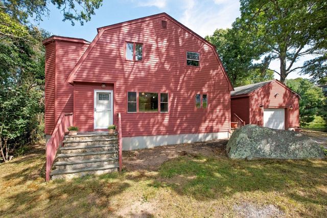 56 Westmoreland Dr, Falmouth, MA 02540