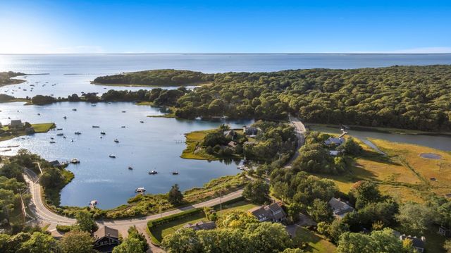 56 Westmoreland Dr, Falmouth, MA 02540