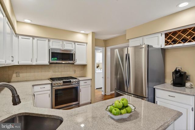 105 GRACE LN, Aston, PA 19014