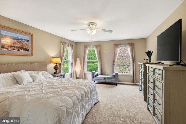 105 GRACE LN, Aston, PA 19014