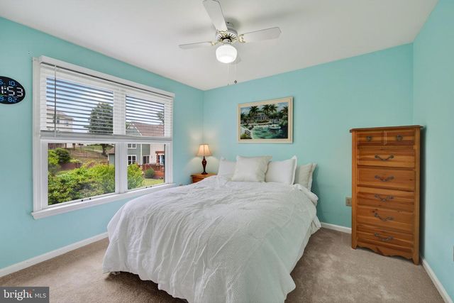 105 GRACE LN, Aston, PA 19014
