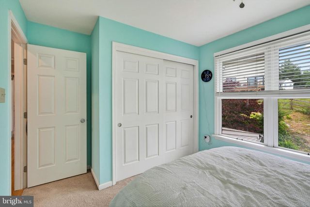 105 GRACE LN, Aston, PA 19014