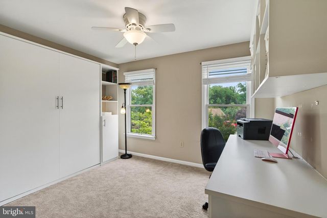 105 GRACE LN, Aston, PA 19014