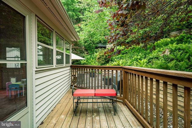 105 GRACE LN, Aston, PA 19014