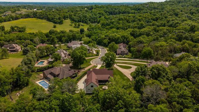 1020 Morchella Private Way, Hendersonville, TN 37075
