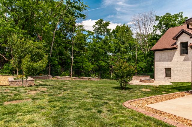 1020 Morchella Private Way, Hendersonville, TN 37075