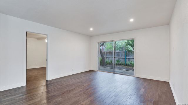 1045 Shook Ave Apt 101A, San Antonio, TX 78212