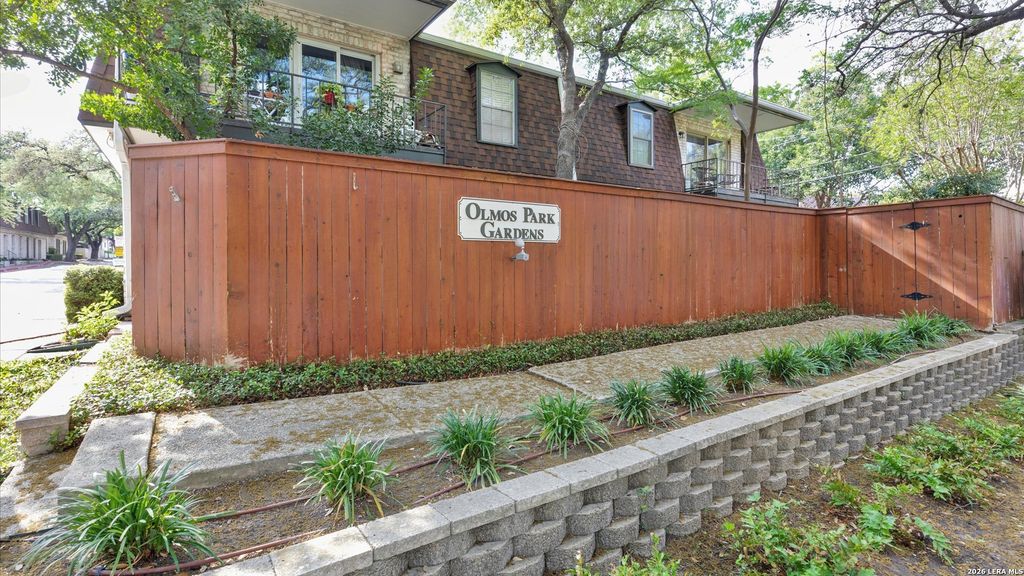 1045 Shook Ave Apt 101A, San Antonio, TX 78212