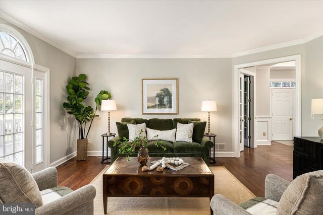 6 MICHAEL WAY, Pennington, NJ 08534