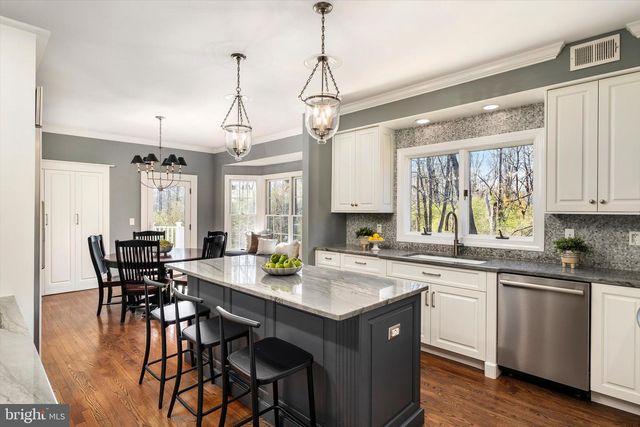 6 MICHAEL WAY, Pennington, NJ 08534