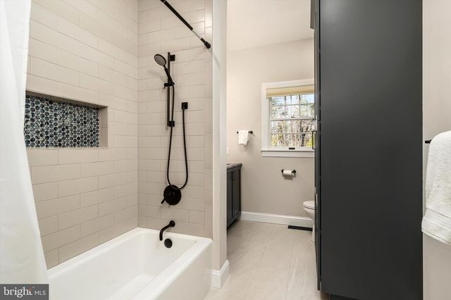 6 MICHAEL WAY, Pennington, NJ 08534
