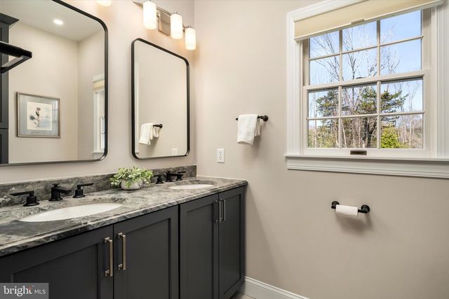 6 MICHAEL WAY, Pennington, NJ 08534