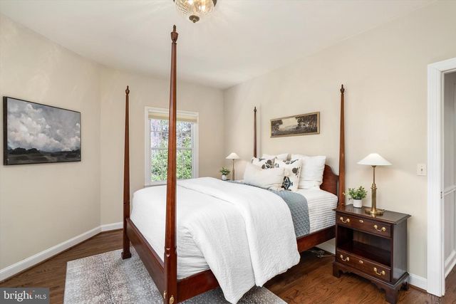 6 MICHAEL WAY, Pennington, NJ 08534