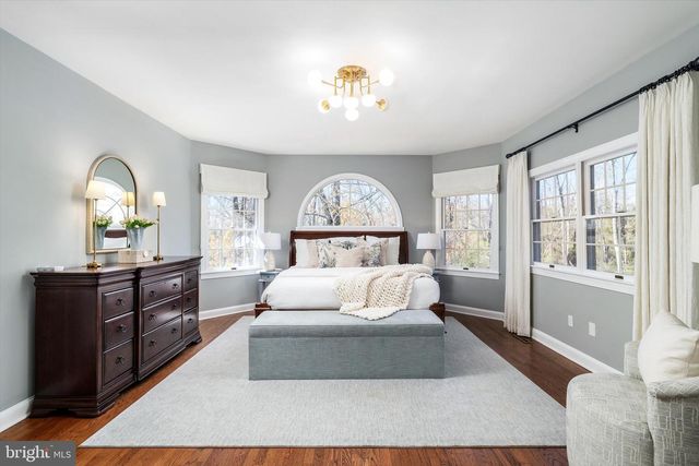 6 MICHAEL WAY, Pennington, NJ 08534