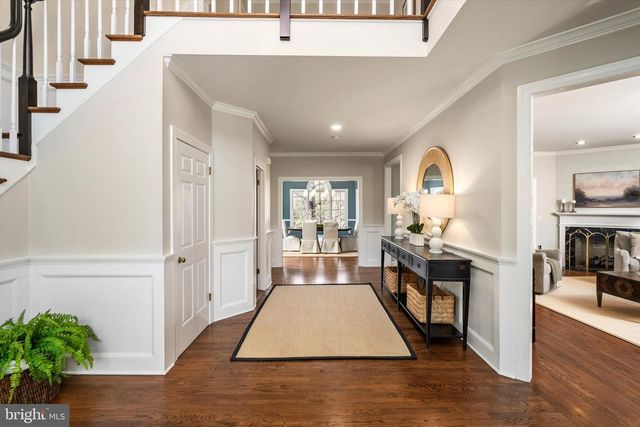 6 MICHAEL WAY, Pennington, NJ 08534