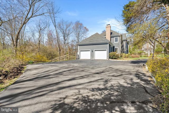 6 MICHAEL WAY, Pennington, NJ 08534