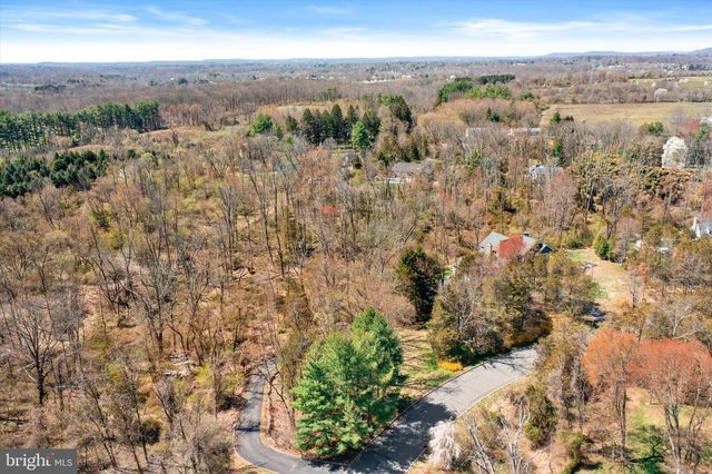 6 MICHAEL WAY, Pennington, NJ 08534