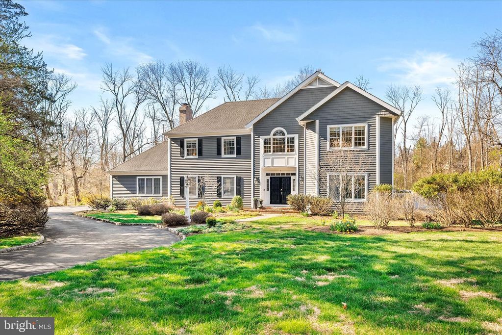 6 MICHAEL WAY, Pennington, NJ 08534