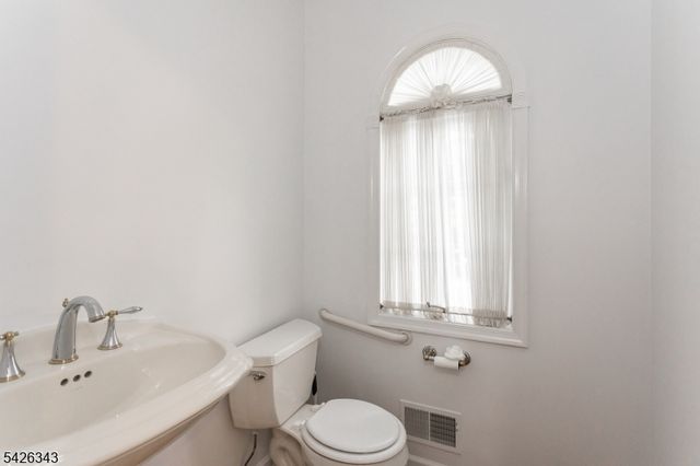 1108 Smith Manor Blvd, West Orange Twp., NJ 07052