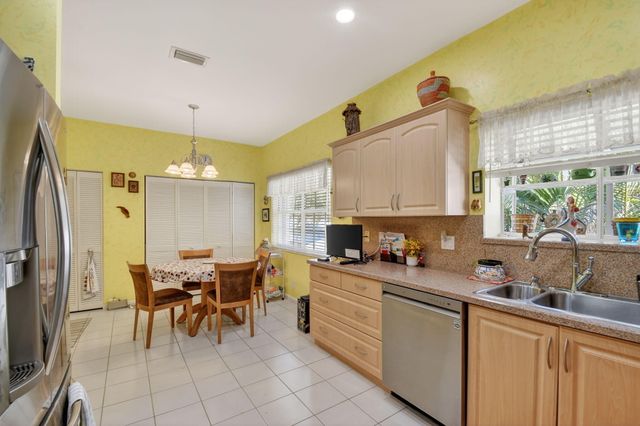 11683 Briarwood Circle 3, Boynton Beach, FL 33437