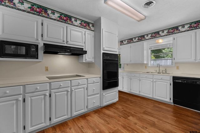 612 Leach St, Kilgore, TX 75662