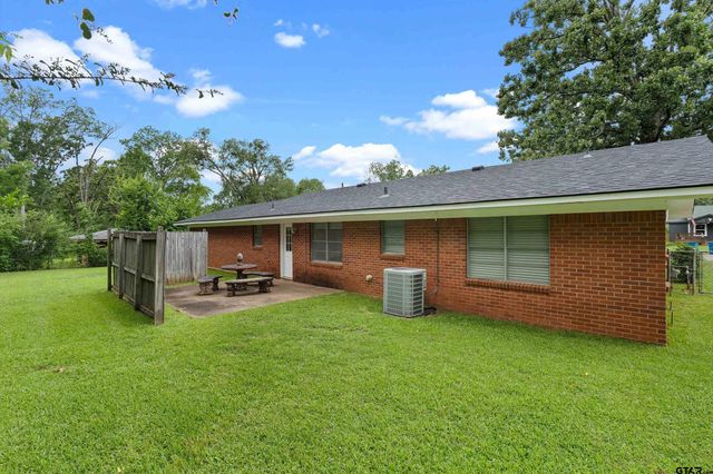 612 Leach St, Kilgore, TX 75662