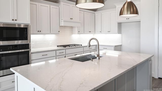 3111 Bee Hill, Schertz, TX 78108