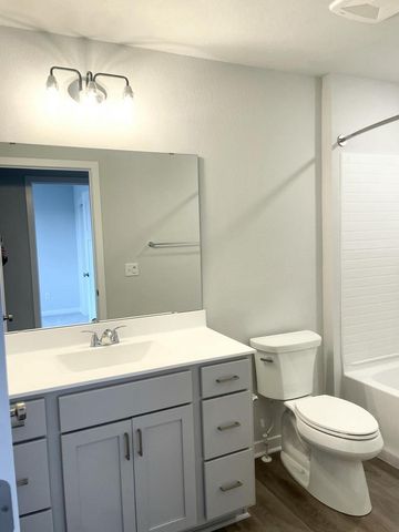 W219N16253 Primrose COURT, Jackson, WI 53037