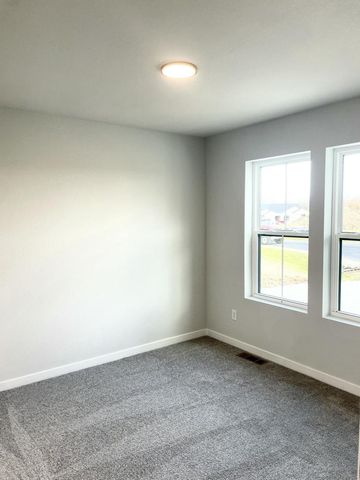 W219N16253 Primrose COURT, Jackson, WI 53037