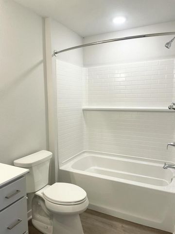 W219N16253 Primrose COURT, Jackson, WI 53037
