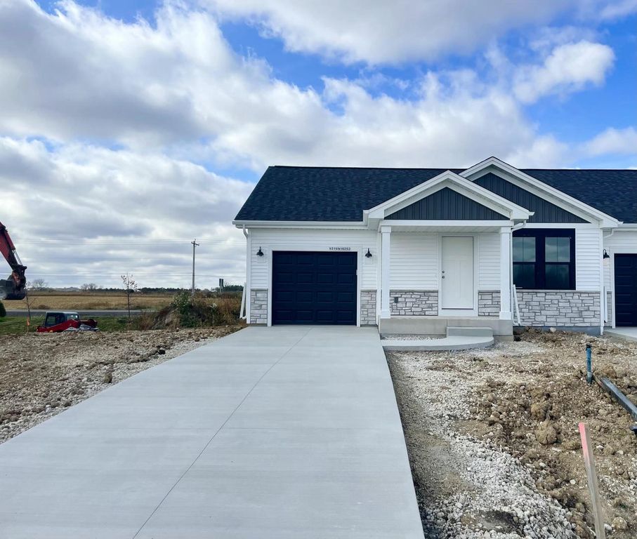 W219N16253 Primrose COURT, Jackson, WI 53037