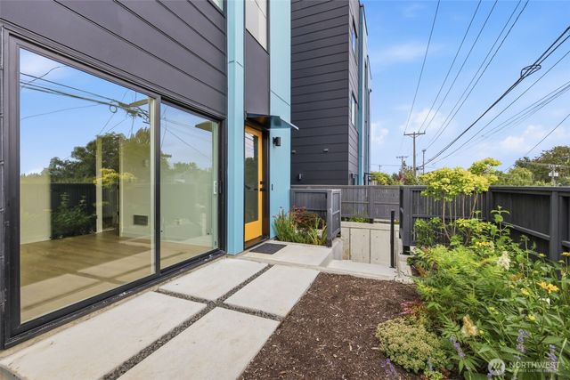 4521 35th Avenue S, Seattle, WA 98118