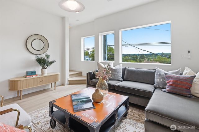 4521 35th Avenue S, Seattle, WA 98118