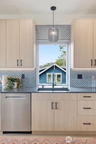 4521 35th Avenue S, Seattle, WA 98118