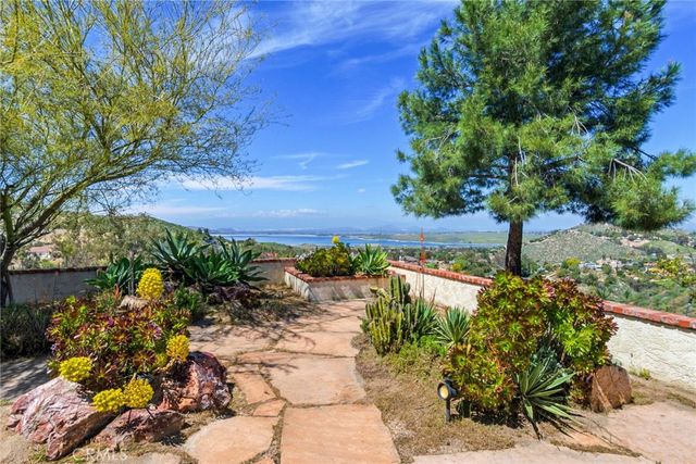 21798 Ridgedale Drive, Lake Mathews, CA 92570
