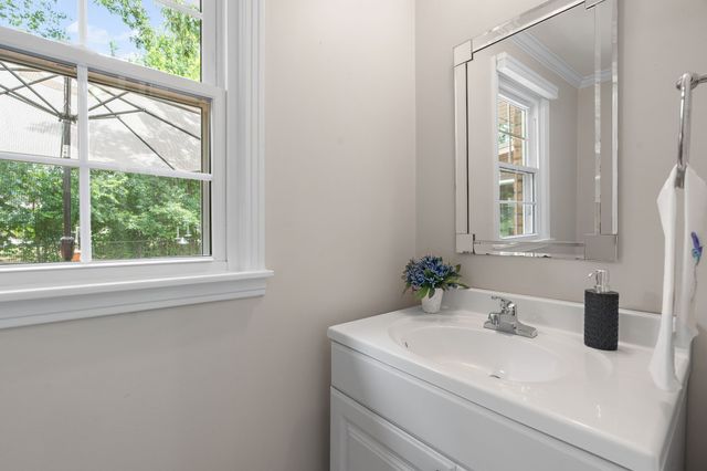 6017 Bethany Blvd, Nashville, TN 37221