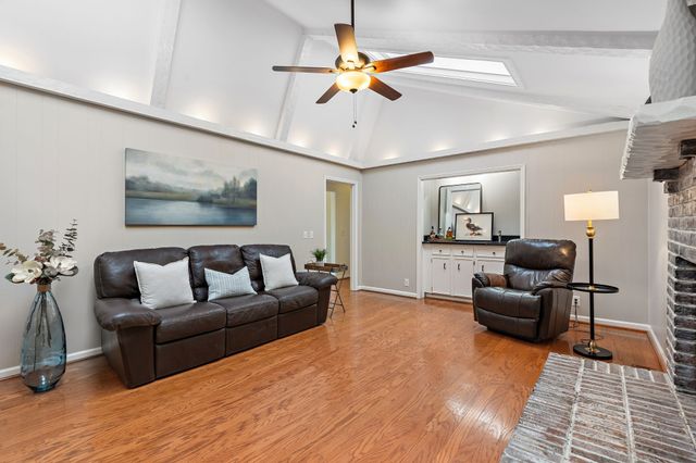 6017 Bethany Blvd, Nashville, TN 37221