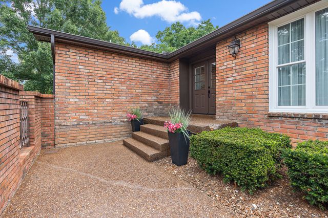 6017 Bethany Blvd, Nashville, TN 37221