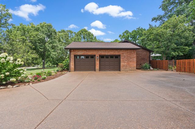 6017 Bethany Blvd, Nashville, TN 37221