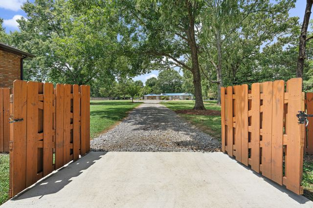 6017 Bethany Blvd, Nashville, TN 37221