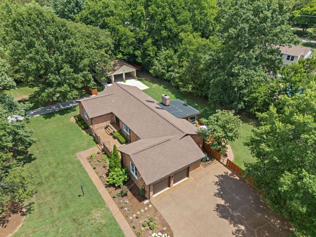 6017 Bethany Blvd, Nashville, TN 37221
