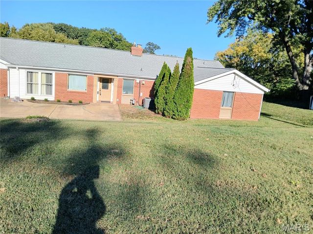 1032 N Florissant Road, Ferguson, MO 63135