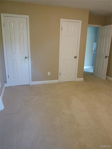 1032 N Florissant Road, Ferguson, MO 63135