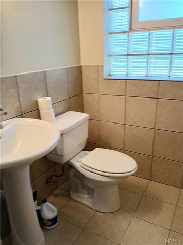 1032 N Florissant Road, Ferguson, MO 63135
