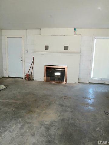 1032 N Florissant Road, Ferguson, MO 63135