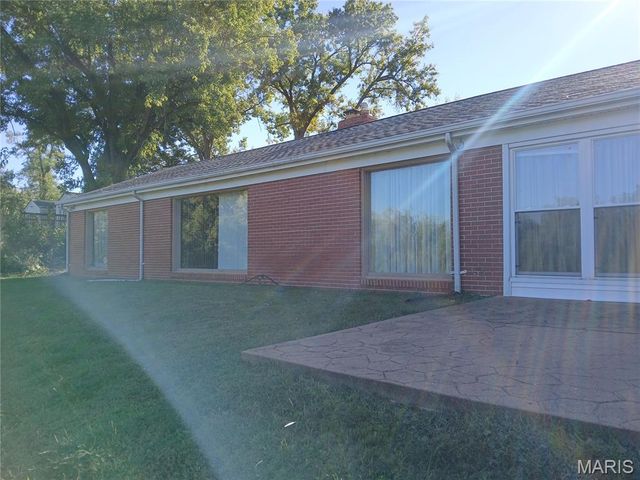 1032 N Florissant Road, Ferguson, MO 63135