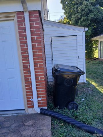 1032 N Florissant Road, Ferguson, MO 63135